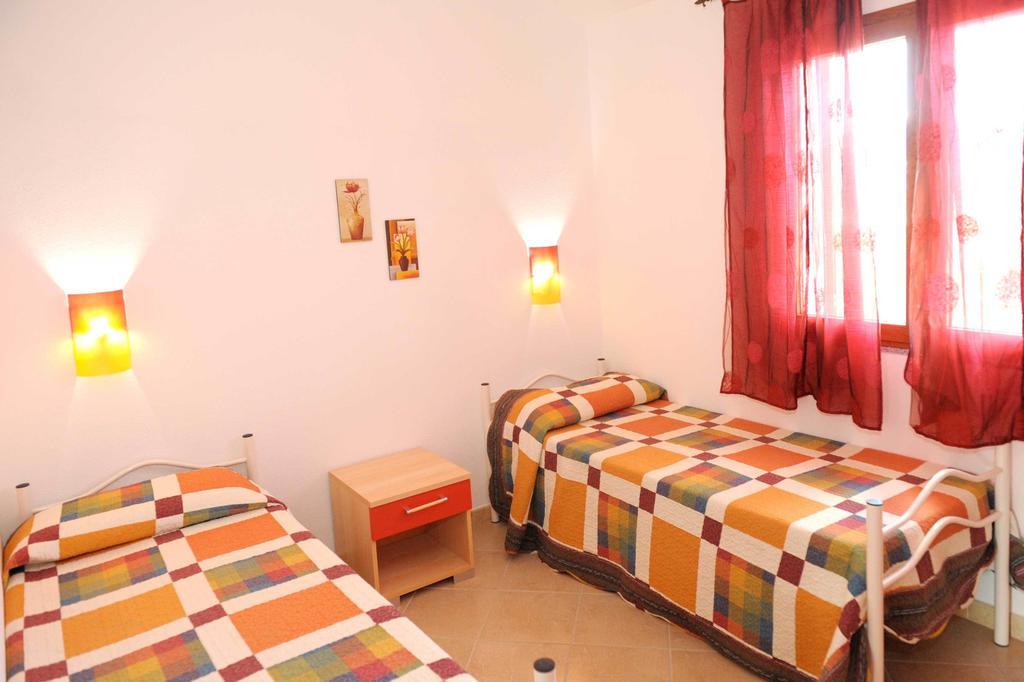 Residence Tanaunella Budoni Kamer foto